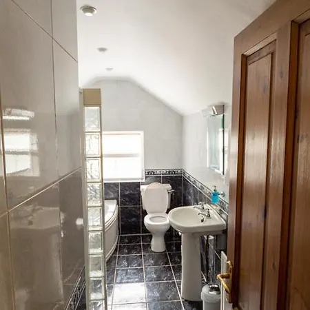 Townhouse Дом отдыха Каслбар